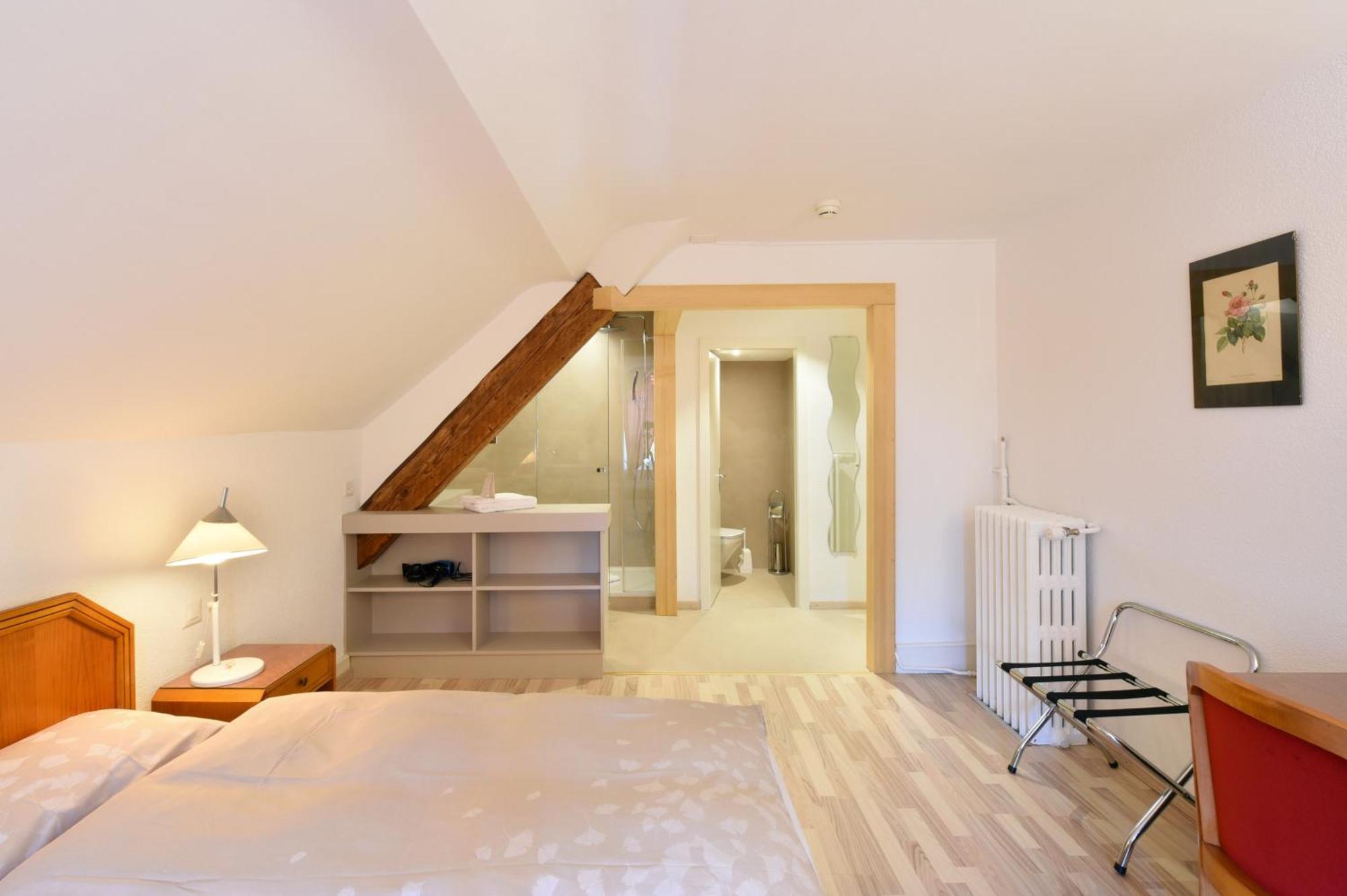 Hotel De L'Aigle Couvet Kamer foto