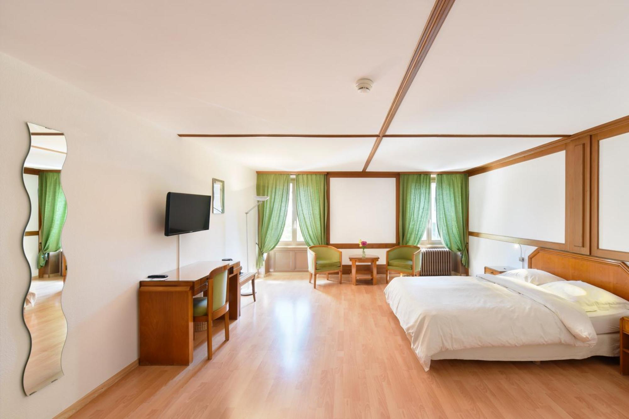 Hotel De L'Aigle Couvet Kamer foto