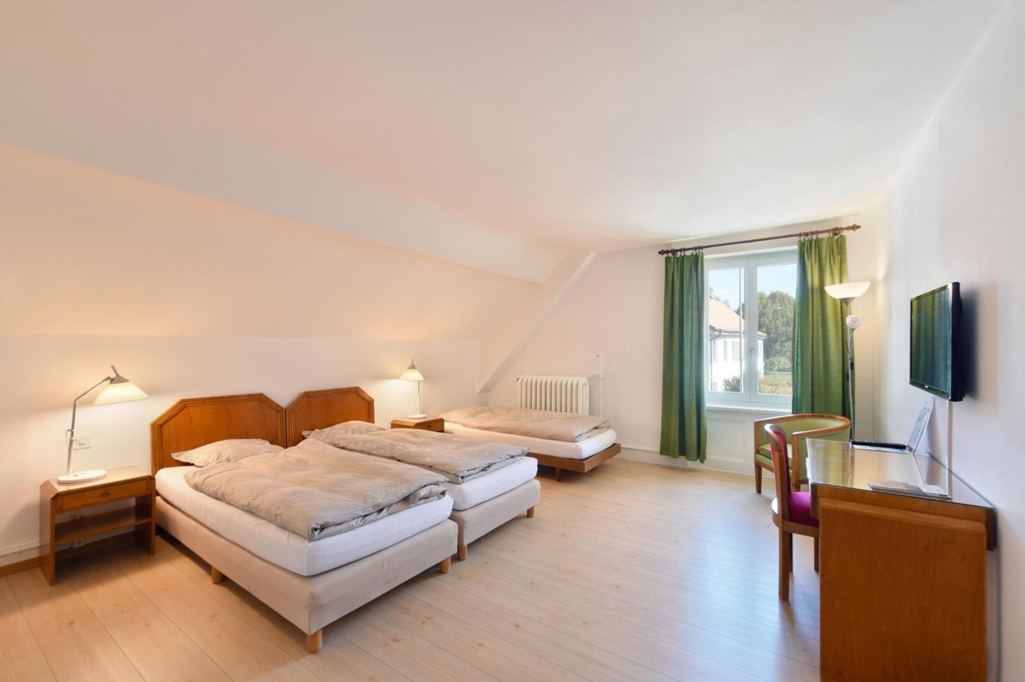 Hotel De L'Aigle Couvet Kamer foto