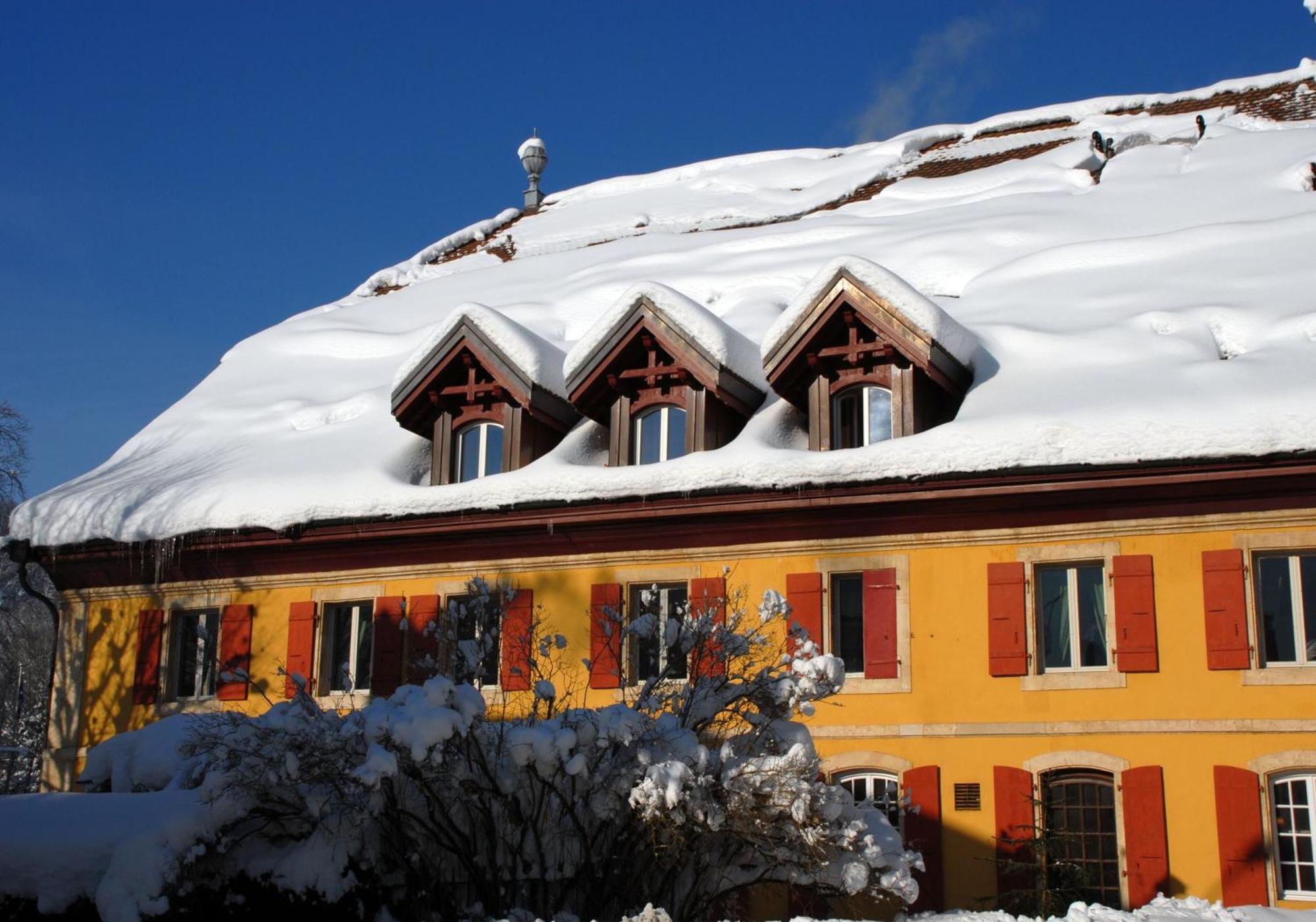 Hotel De L'Aigle Couvet Buitenkant foto